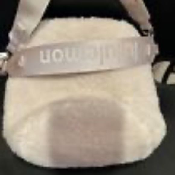 Lululemon crossbody fleece bucket bag BRAND NEW WITH TAGS - Picture 3 of 5